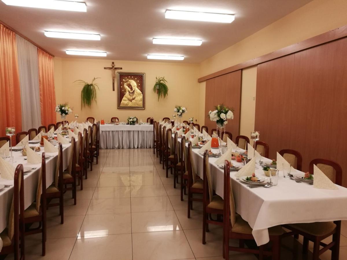 Centrum Ostra Brama Im. Jana Pawla II Skarzysko-Kamienna Luaran gambar